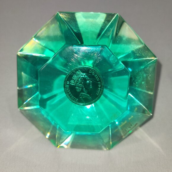 Royal Mint 3.25" Diamond Gem Paper Weight 1 Pound 1992 British Coin - Picture 3 of 3